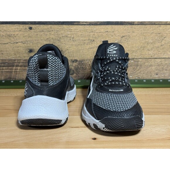 ?Under Armour Curry 3Z 24  Mens 9.5 / Womens 11 Black Grey White EXCELLENT